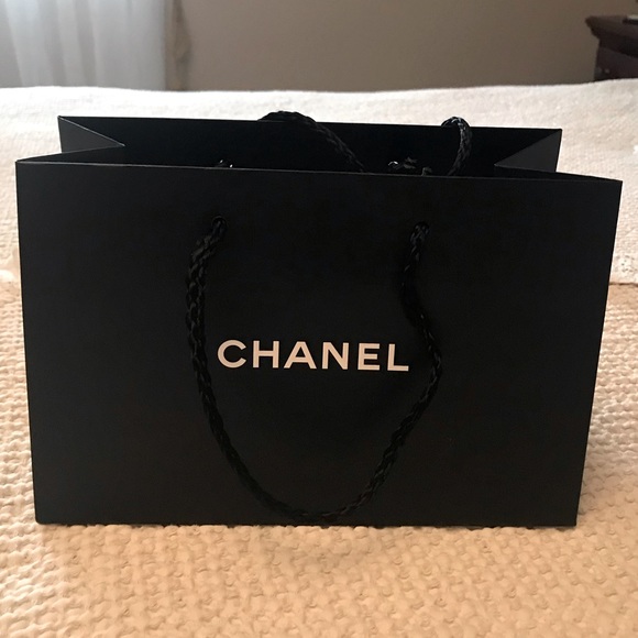 🎀Chanel shopping bag 🛍 - Picture 2 of 5